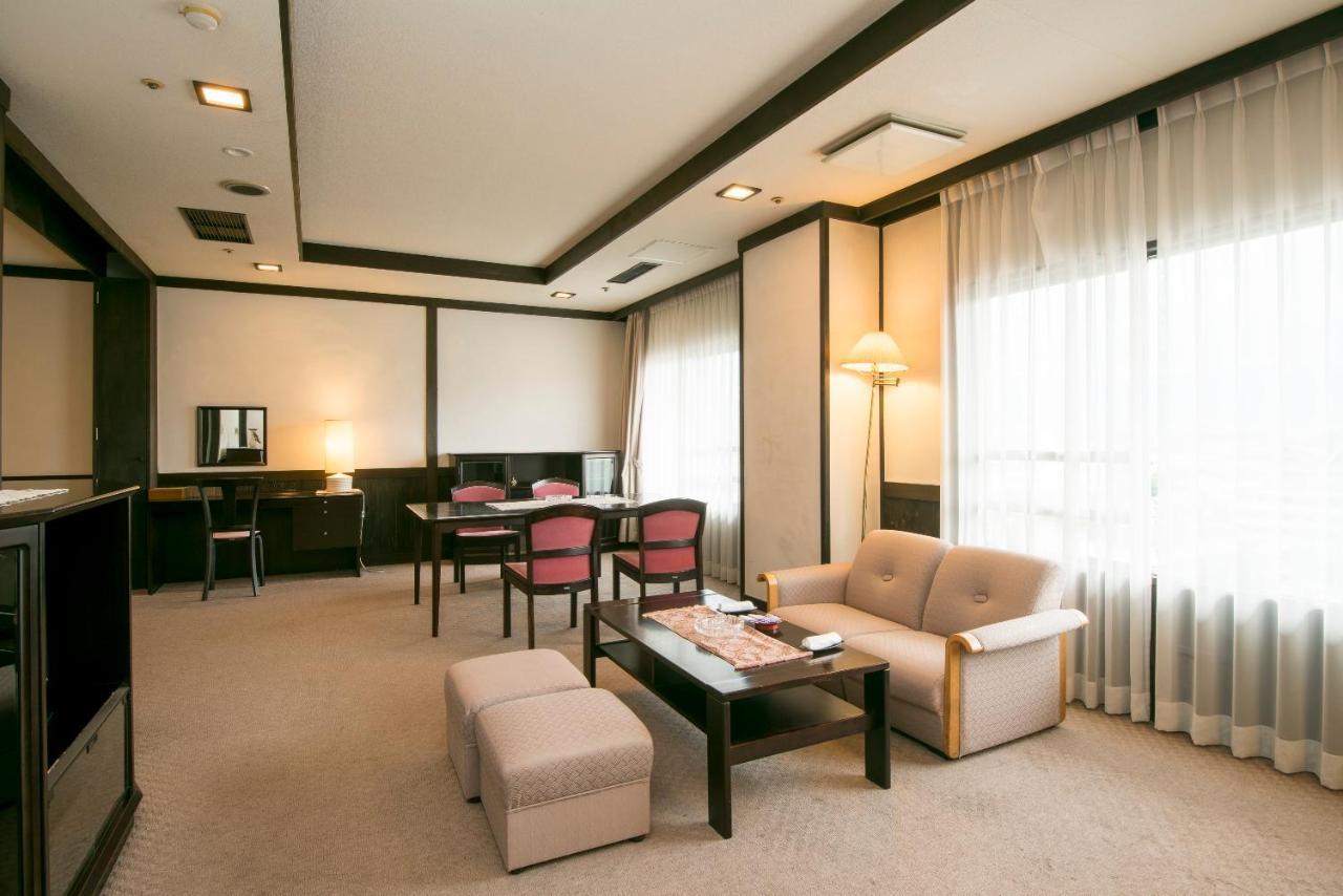 Isawa Tokiwa Hotel Fuefuki Экстерьер фото